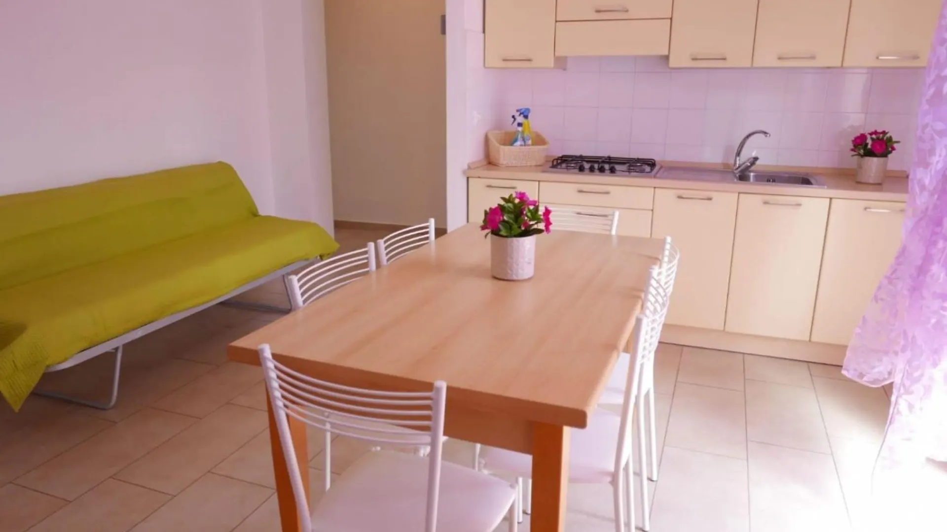 Furnished Escape Close To The Sea Bibione Apartment